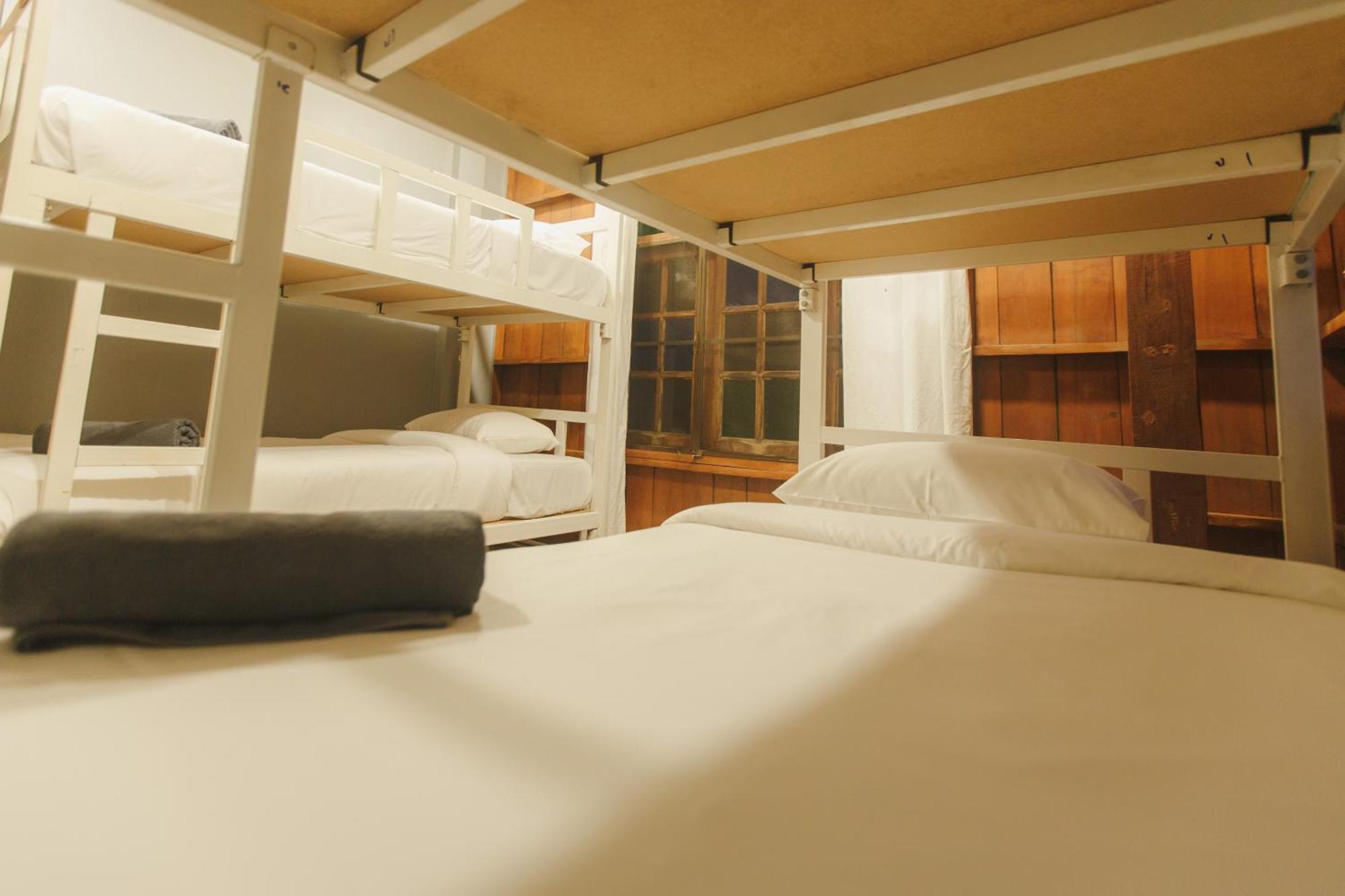 Agga Cnx Hostel Chiang Mai Bagian luar foto