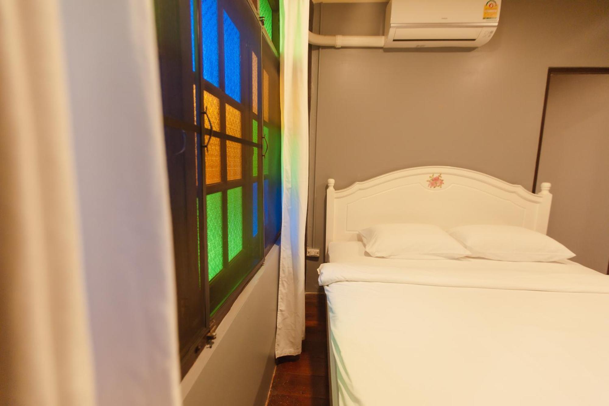 Agga Cnx Hostel Chiang Mai Bagian luar foto