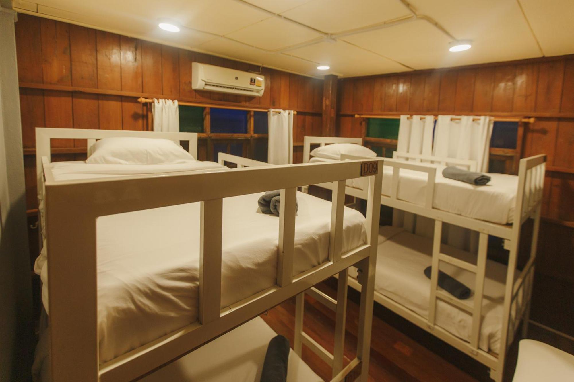 Agga Cnx Hostel Chiang Mai Bagian luar foto