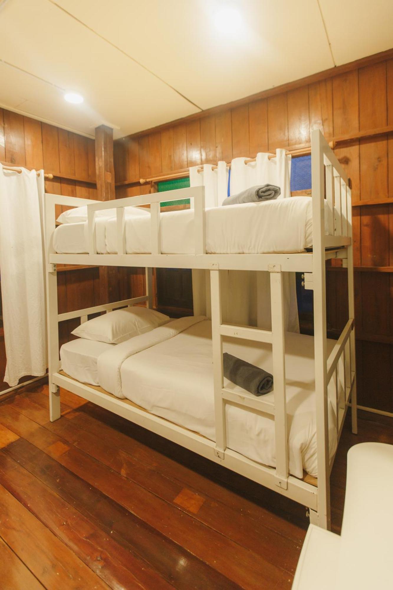 Agga Cnx Hostel Chiang Mai Bagian luar foto