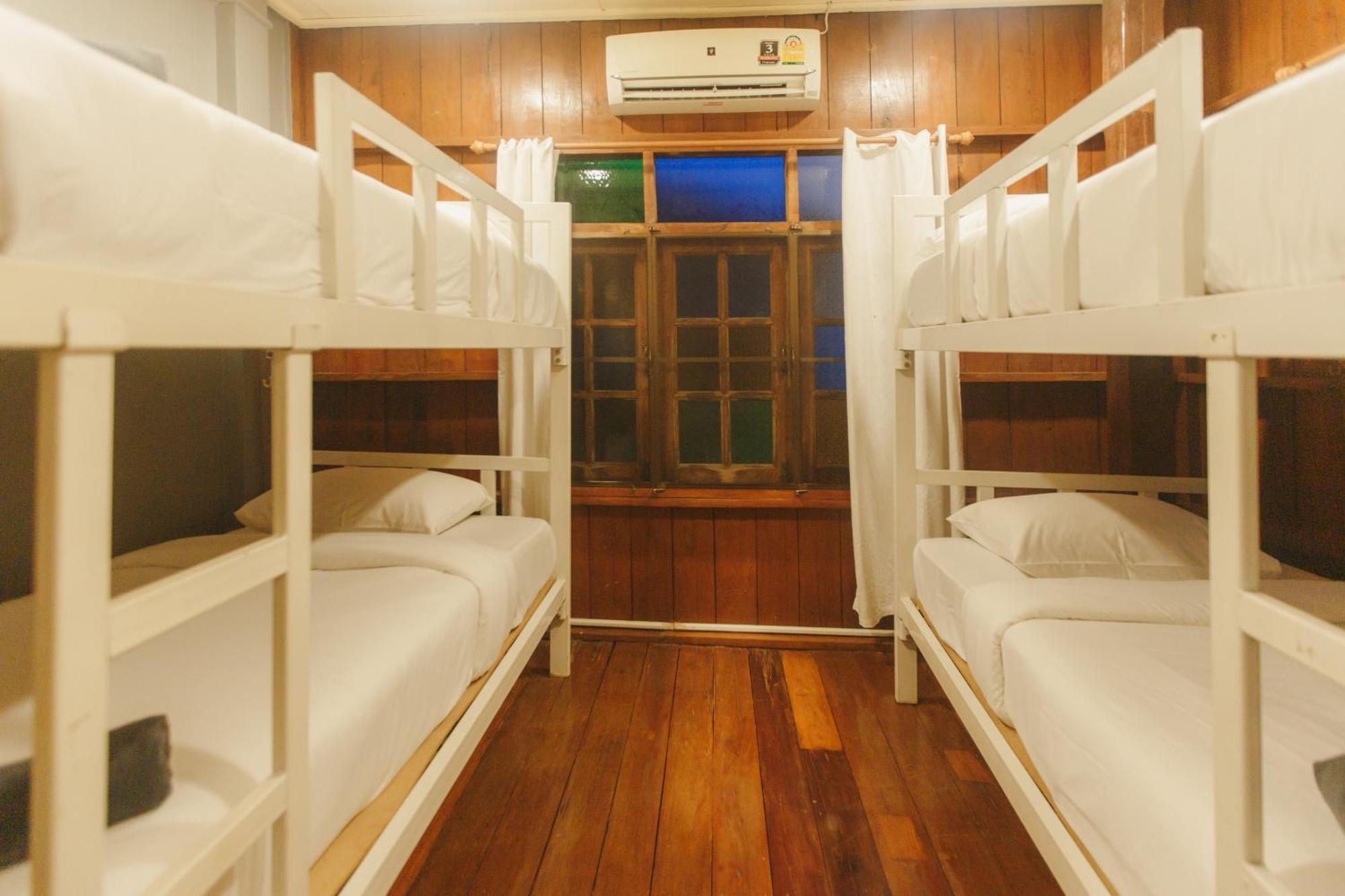 Agga Cnx Hostel Chiang Mai Bagian luar foto