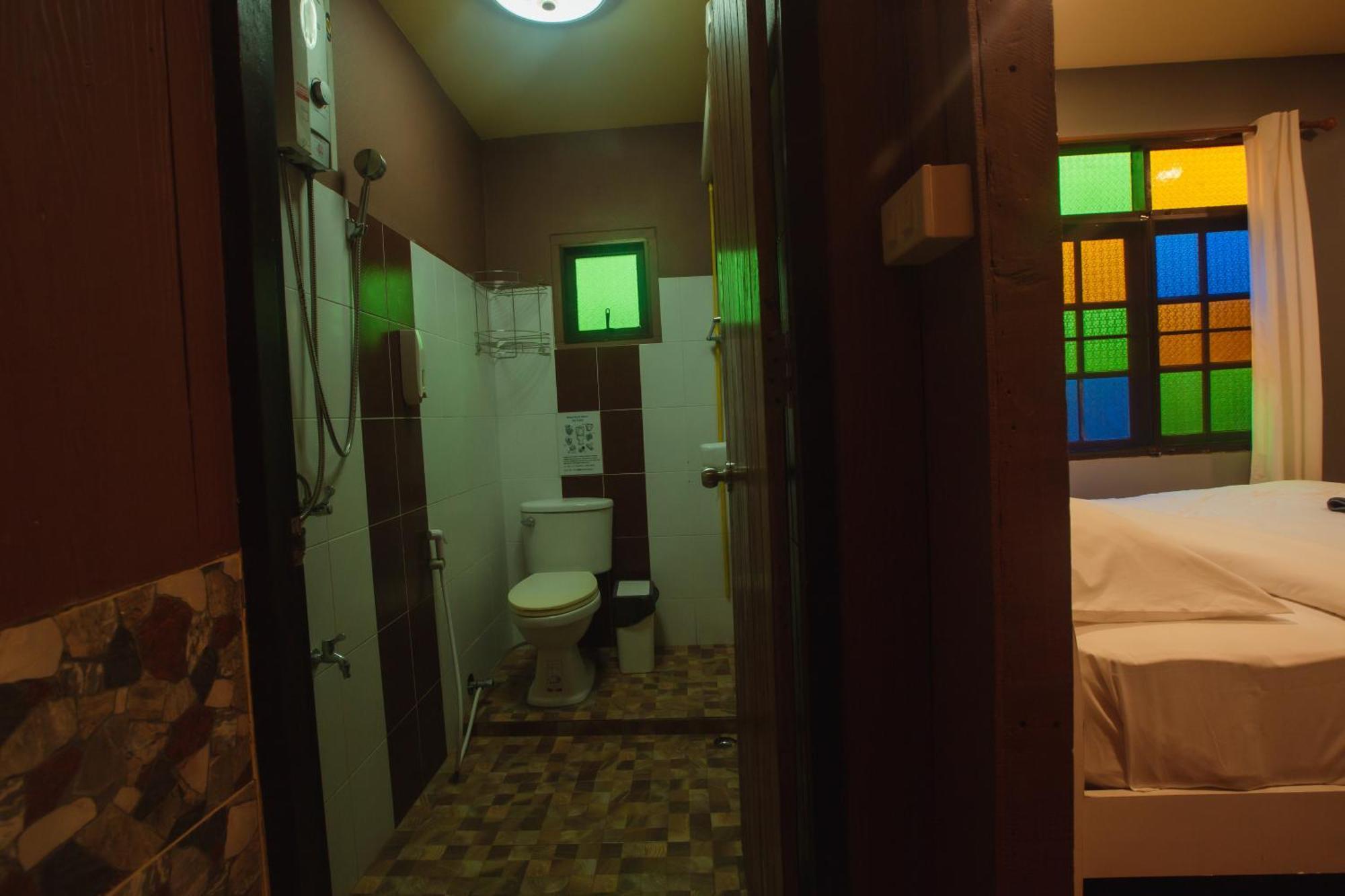 Agga Cnx Hostel Chiang Mai Bagian luar foto