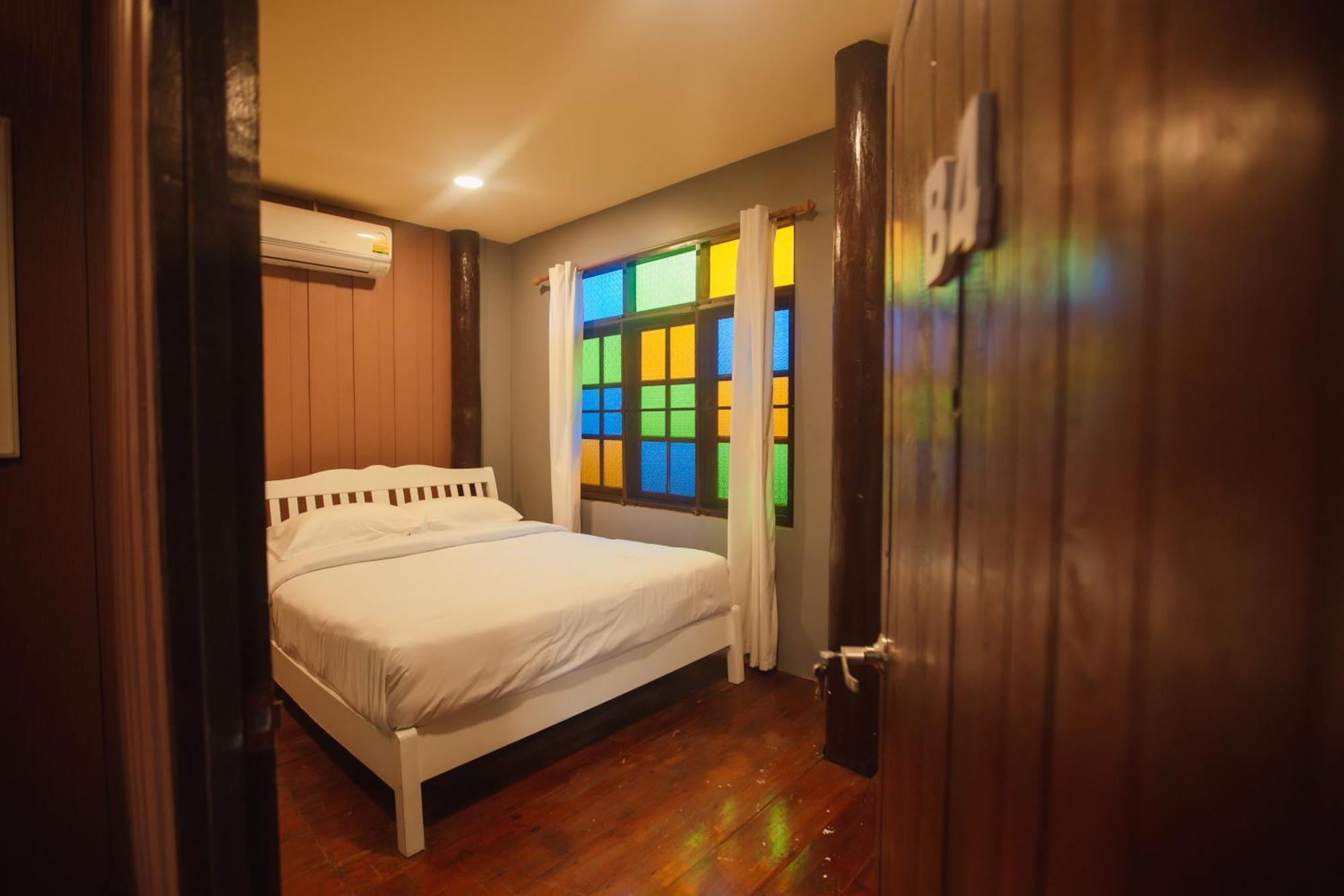 Agga Cnx Hostel Chiang Mai Bagian luar foto