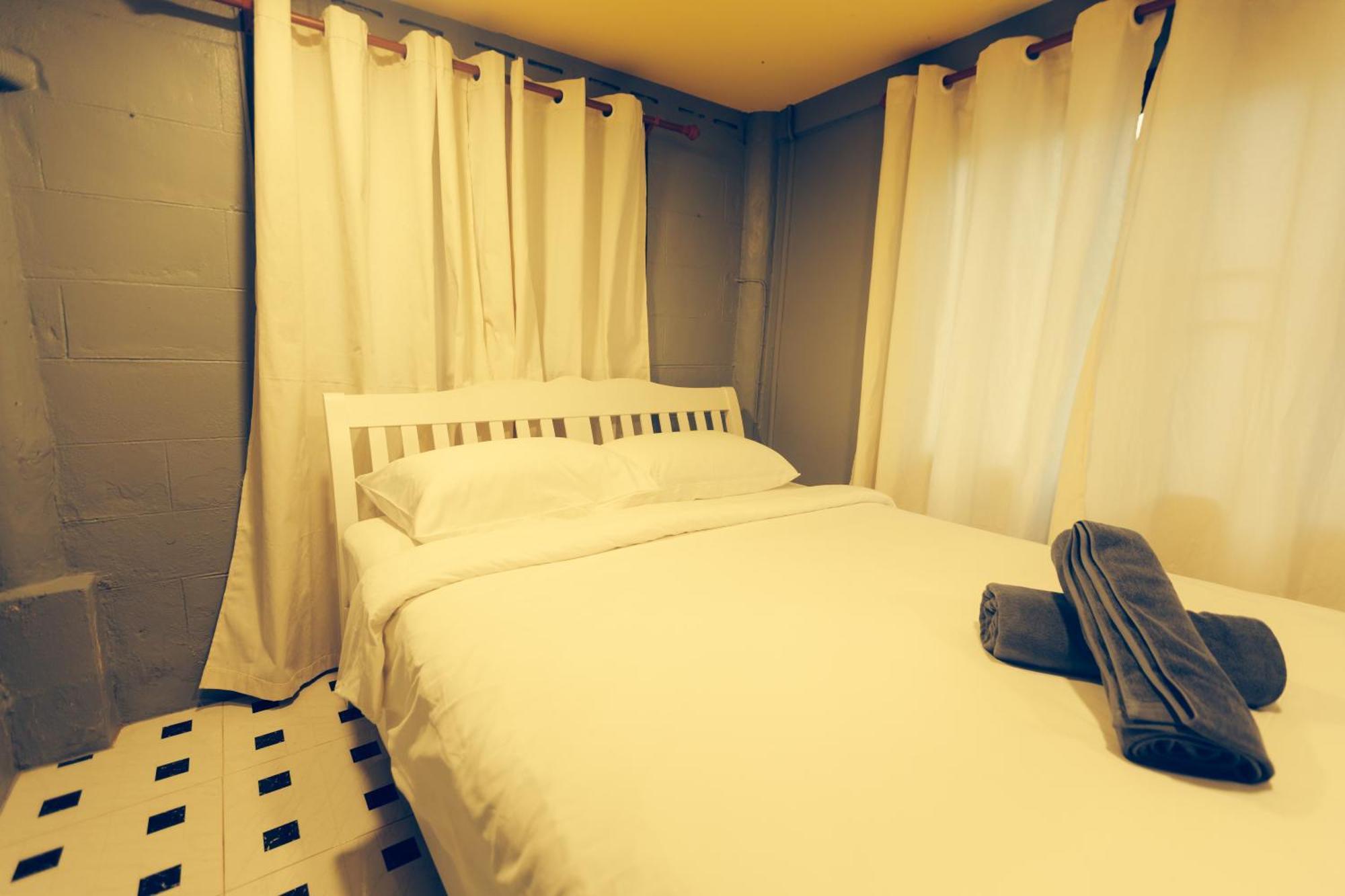 Agga Cnx Hostel Chiang Mai Bagian luar foto